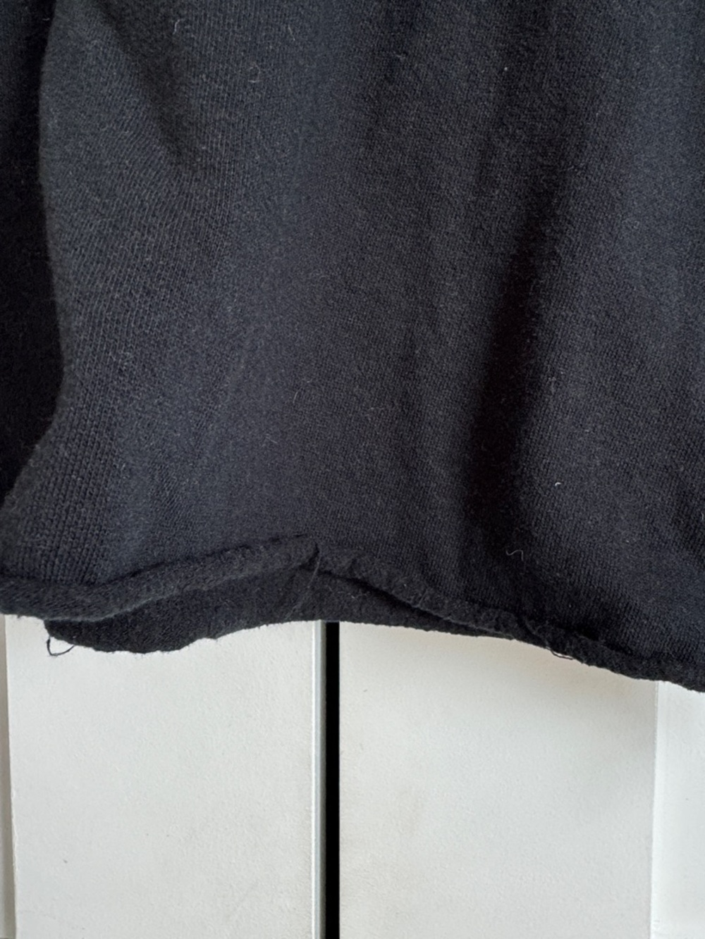 Sub_Urban Riot Black Cropped Raw-Hem Crewneck Sweatshirt - Picture 3 of 4